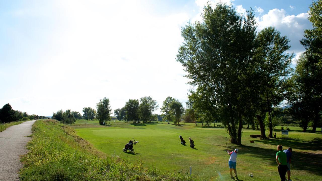 Apartman Greenbay Golf Trencin Exterior photo
